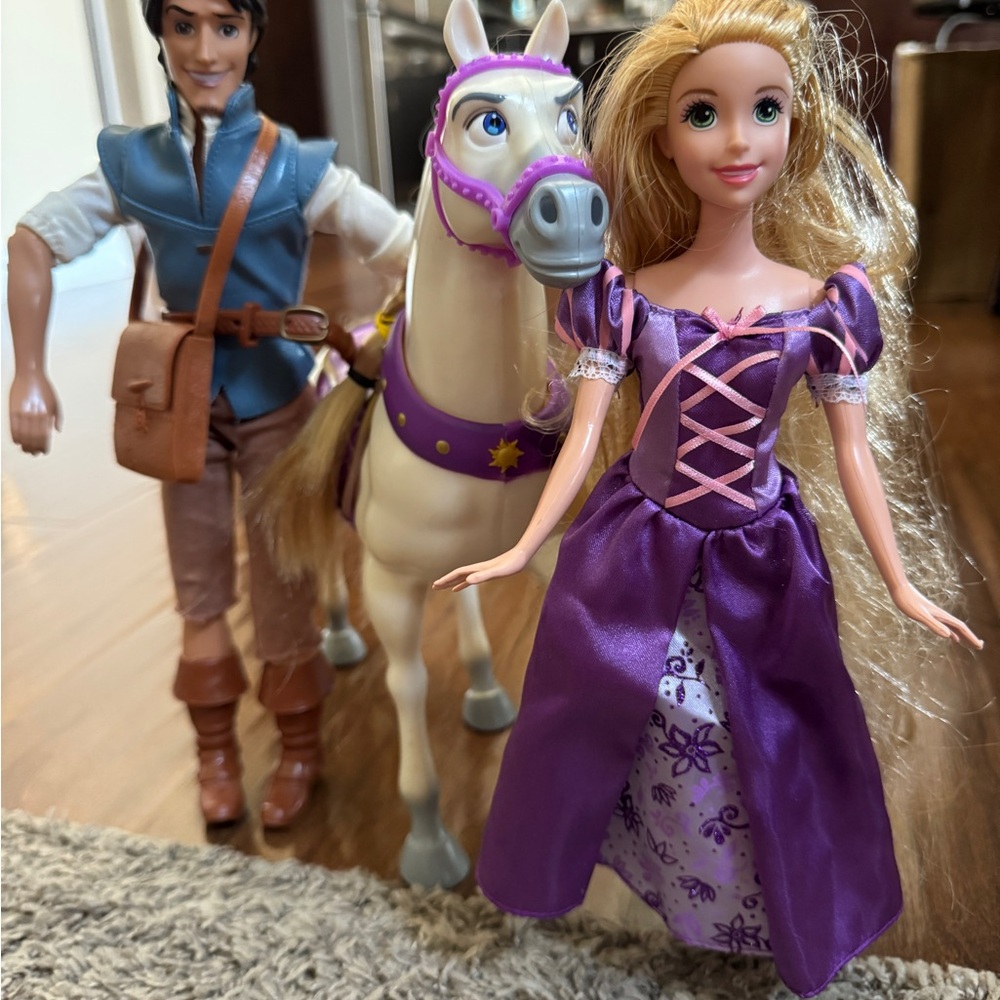 Mattel Disney Tangled Rapunzel Happily Ever After Playset